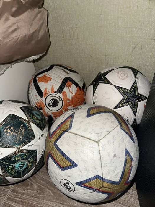 4 футбольных сдутях мяча