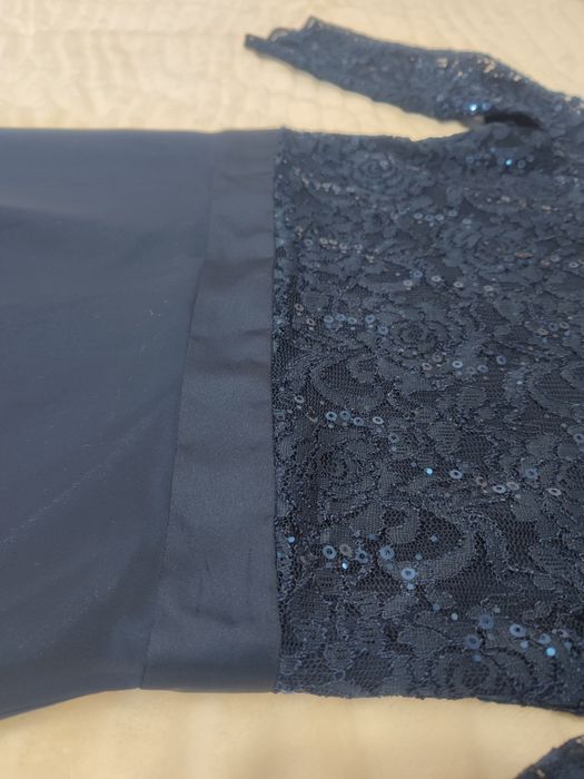 Дълга тъмносиня рокля