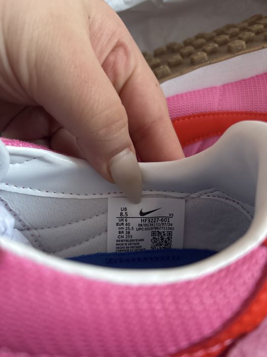 Чисто нови Nike обувки