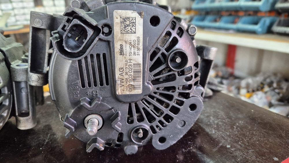 Генератор на Passat A3 Octavia Superb Golf 1.4 1.8 2.0 140amp
