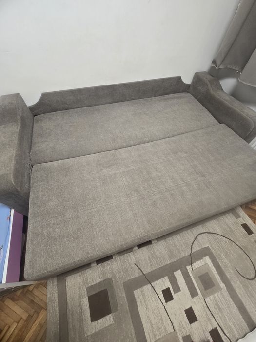 Vând canapea extensibilă