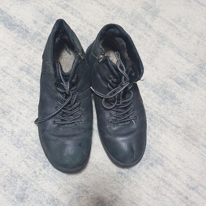 Отдам обувь ботинки и кроссовки