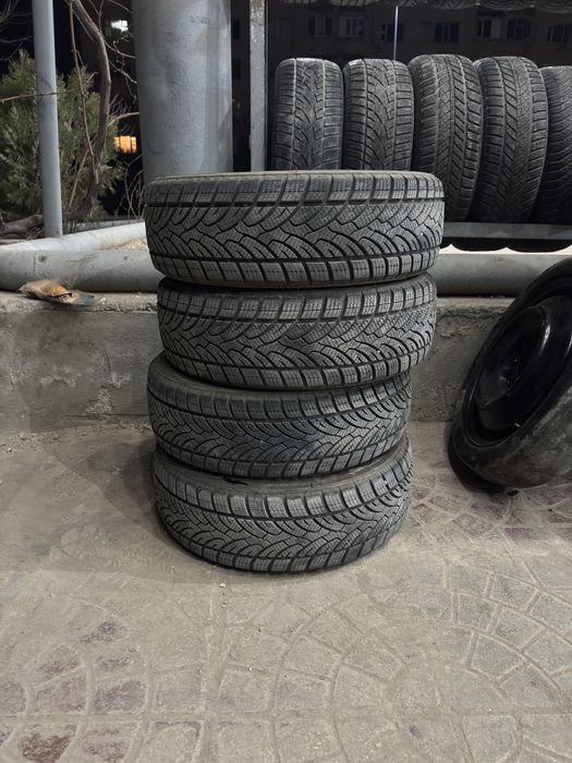 Продам комплект шин HARDRON FRD76