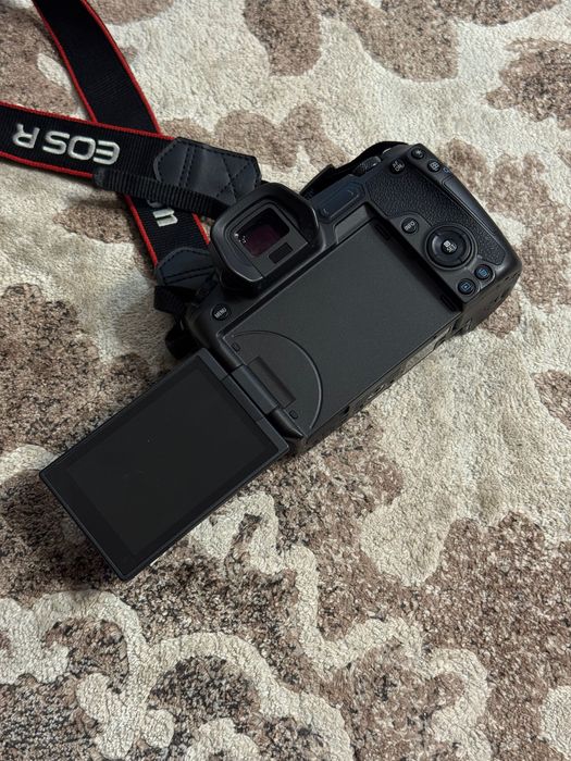 Камера Canon EOS R с набором для съемки