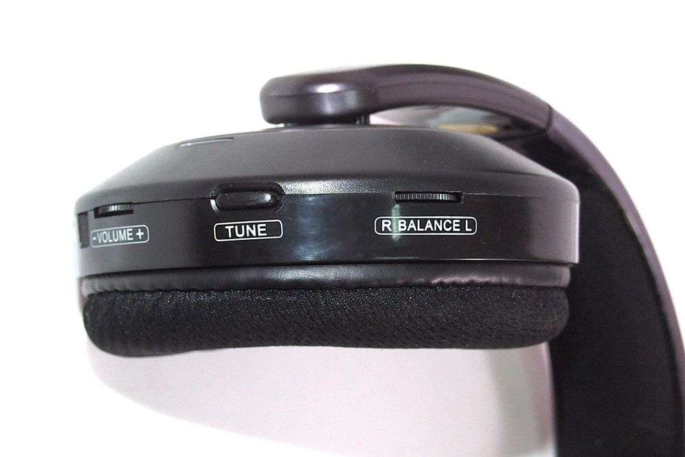 Casti fara fir VIVANCO Aircoustic (statia de incarcare inclusa): auto-tuning, balans si volum, NOI