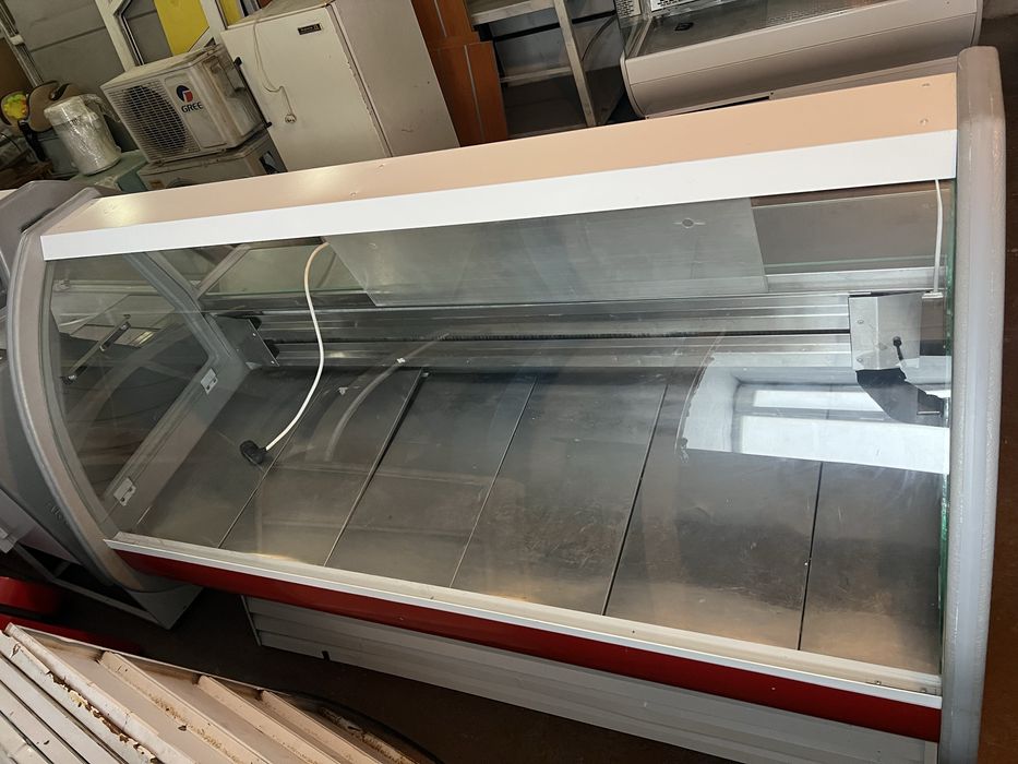 Продам холодильные витрины
