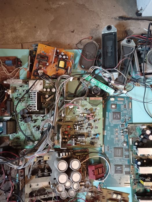 Лом радиодеталей