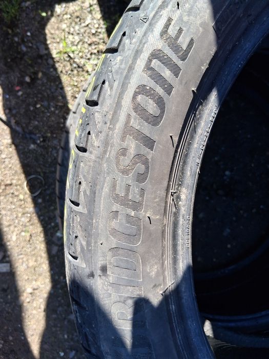 255 40 18 Bridgestone  2бр летни дот 2021г