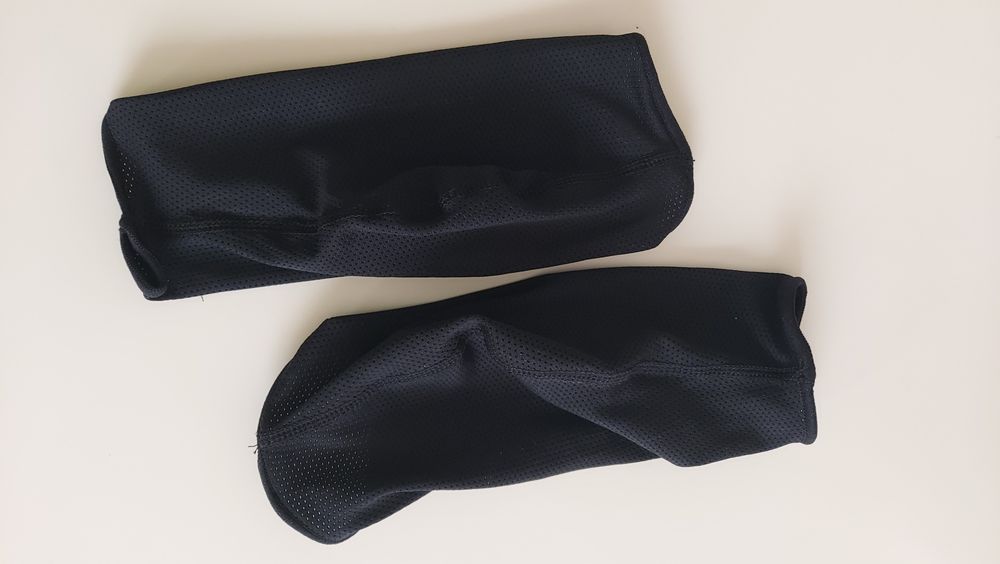 Vând cotiere Nike M