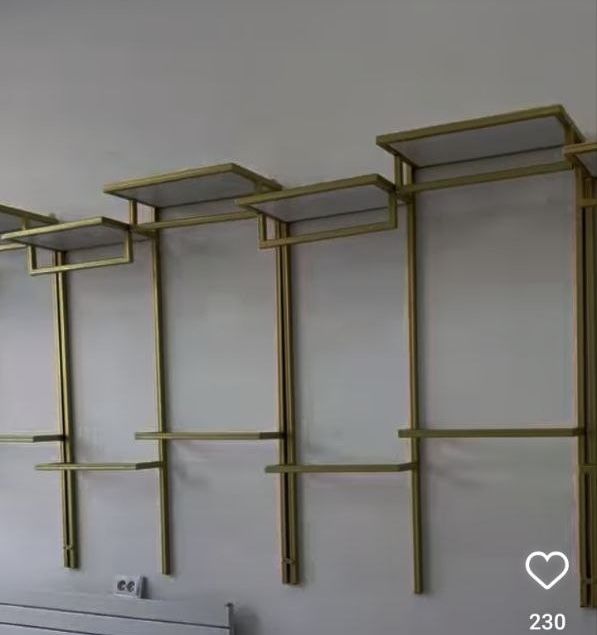 Мебел стелаж тубма