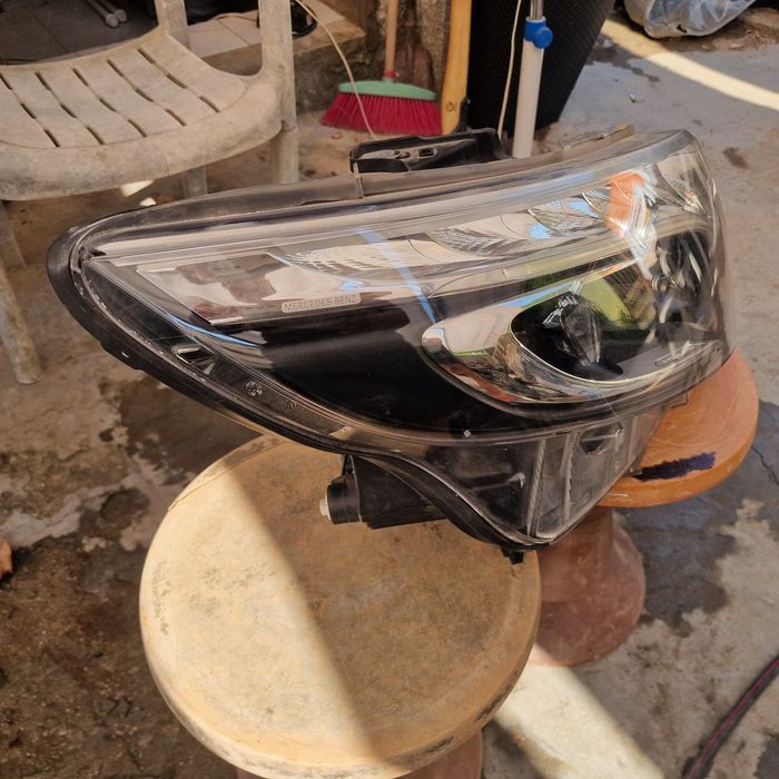 Mercedes Benz Vito V-klassa 2018 десен фар