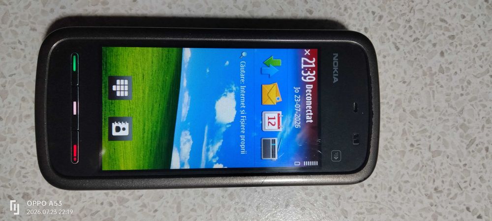 Samsung S5, Nokia 5528 și MaxCom.