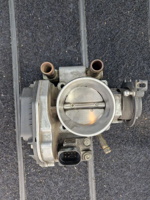 Дроселова клапа за Ауди 1.8 125к.с.