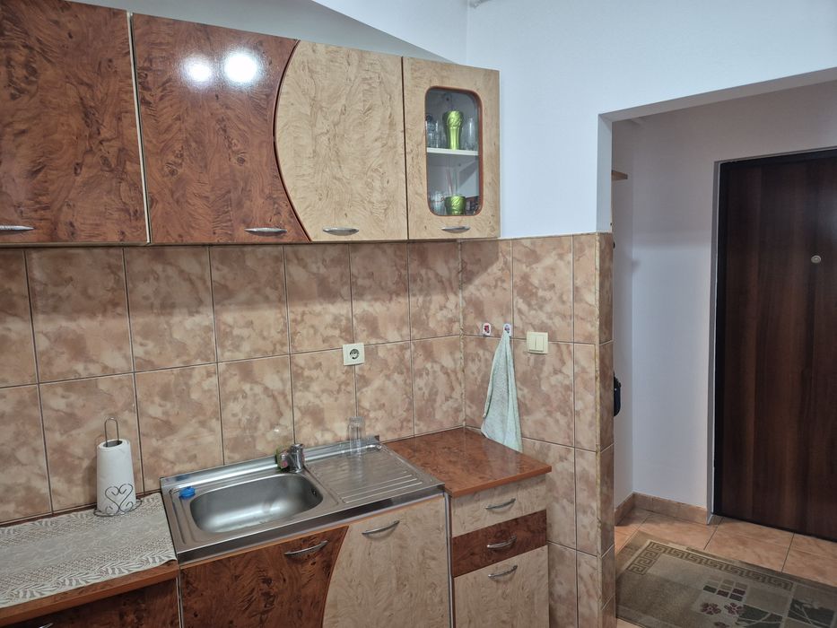 Garsoniera de închiriat