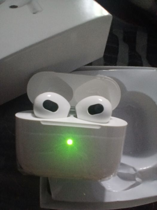 Наушники airpods