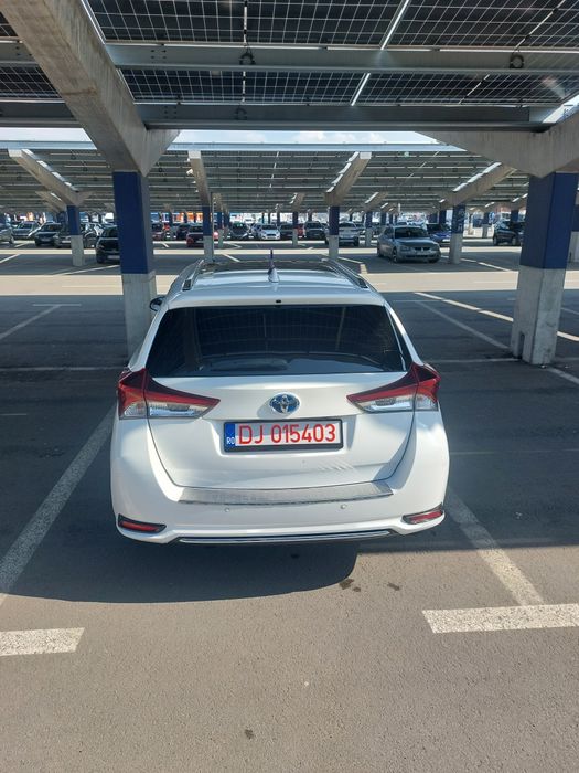 Toyota auris hibrid fabricatie 2018