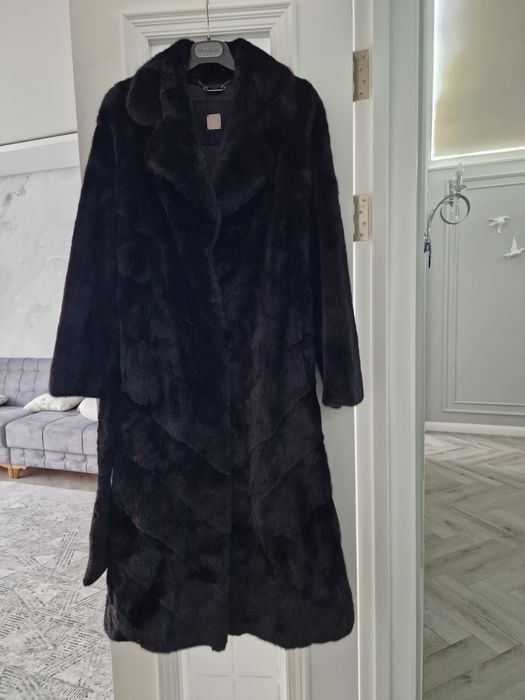 Продам шубу, одевала 2 раза, новая