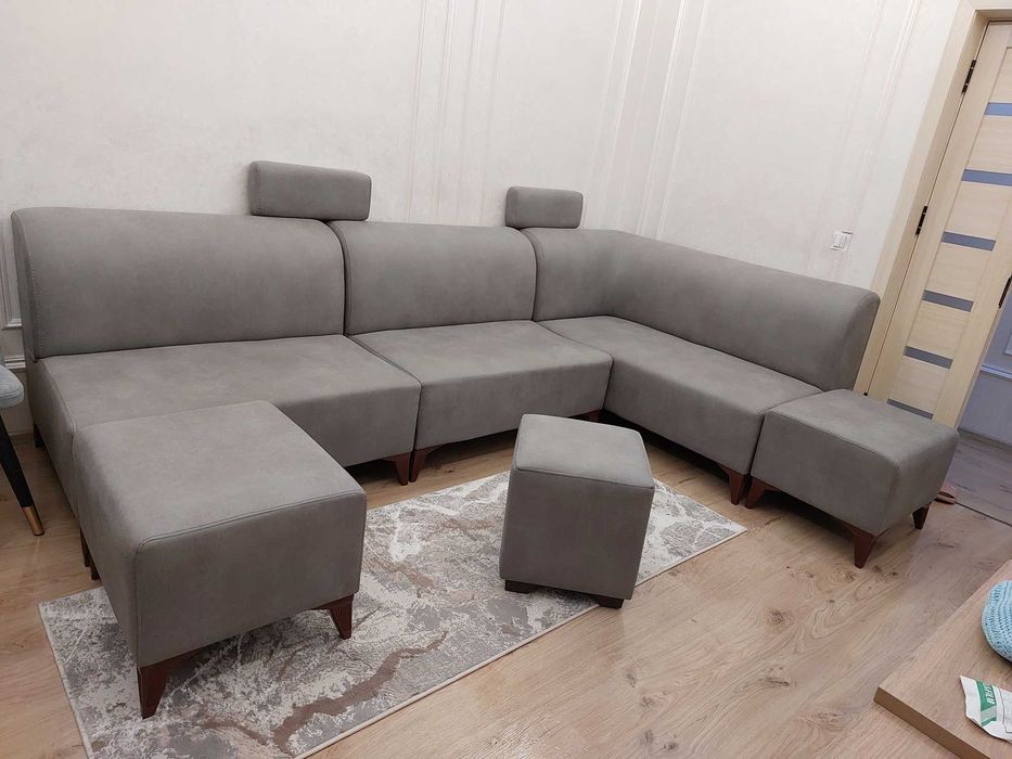 Уголок с 3 пуфиками