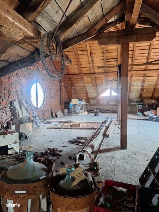 Casa de vanzare, 395 mp, zona Cotu Mic