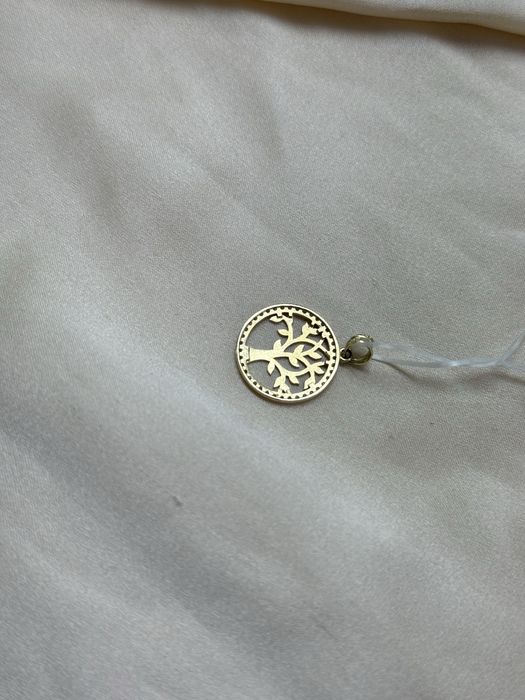 Золотой кулон Дерево