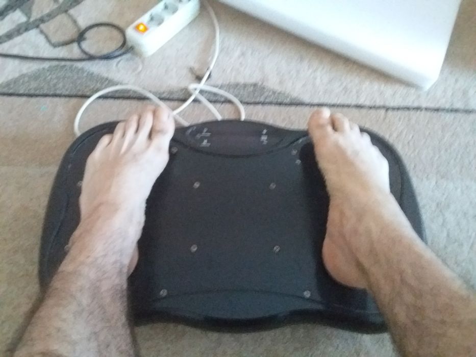 вибромассажер мышц ног