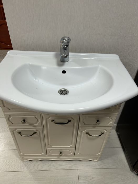 Раковина со шкафом