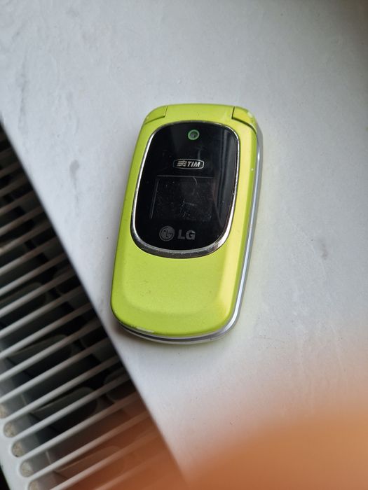 Telefon lg cu clapeta perfect funcțional