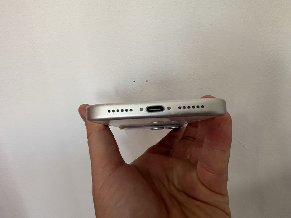 iPhone 17 Pro Max Silver.Pentru Piese \ Recarosare