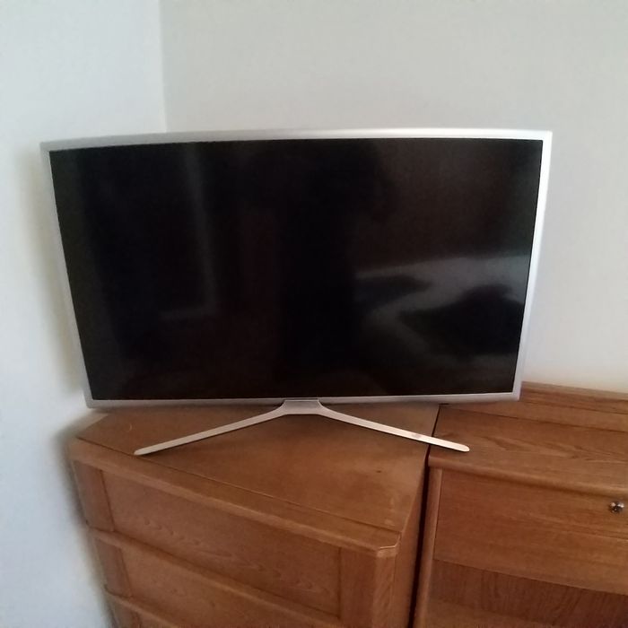 Vând smart tv Samsung 80cm