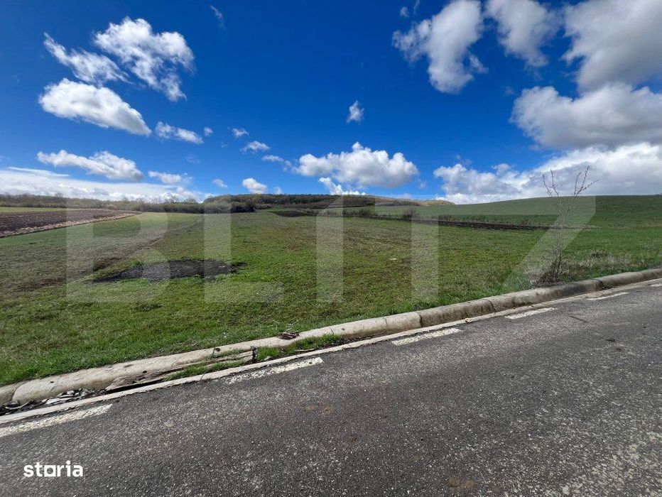 Teren extravilan de vanzare – 25 ari, panorama superba, la doar 8 km