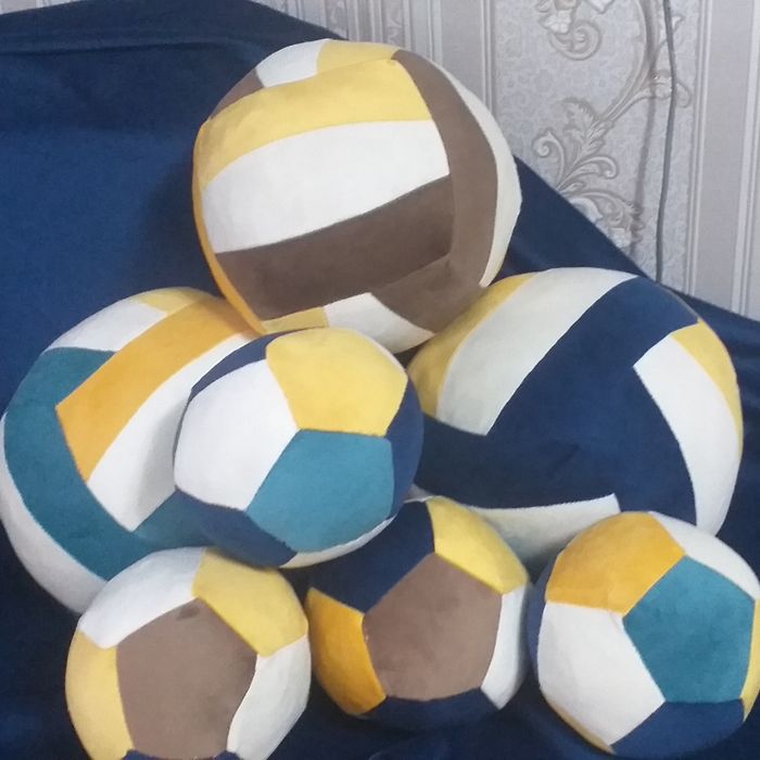 Продам мячики ручной роботы.