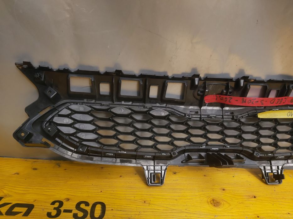 Грил решетка киа сеед 2018г Kia Ceed 2018