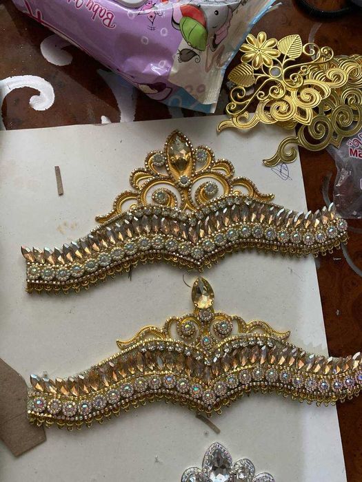 Karonala qoshlar bor.Kelinkalar uchun