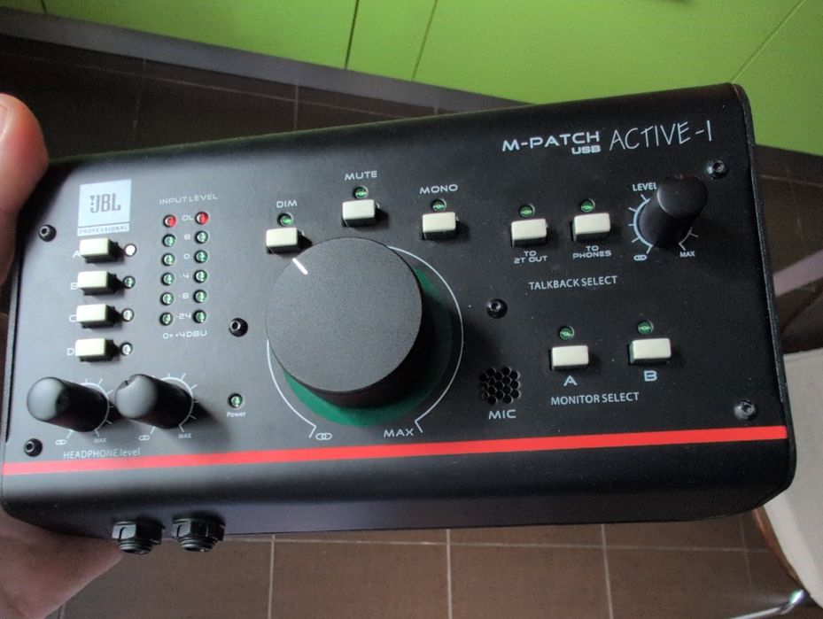 JBL M-PAtch USB Active-1