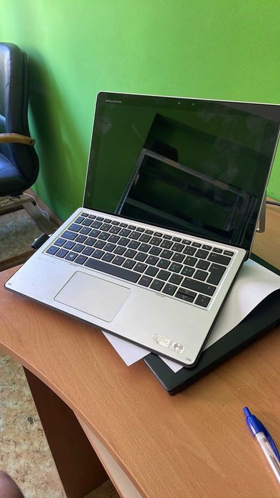 Лаптоп/Таблет 2-в-1 HP Elite x2 1012 G2