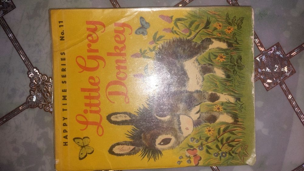 Продаются книги на английском и русском языке. Каждая по 5000