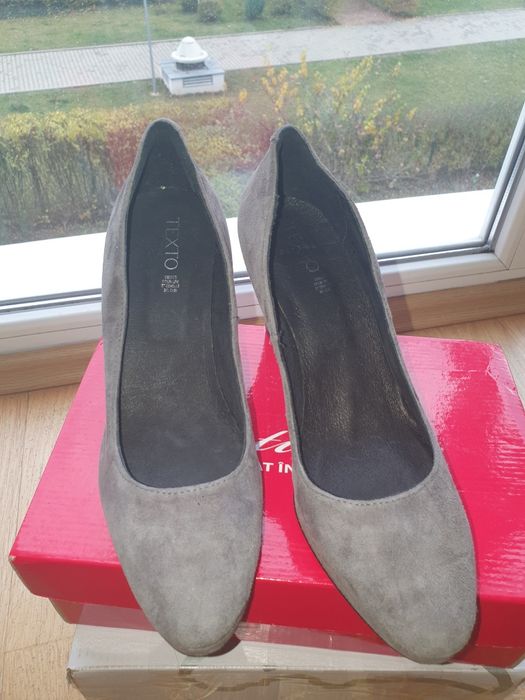 Pantofi piele marimea 39, 2 perechi 75 lei