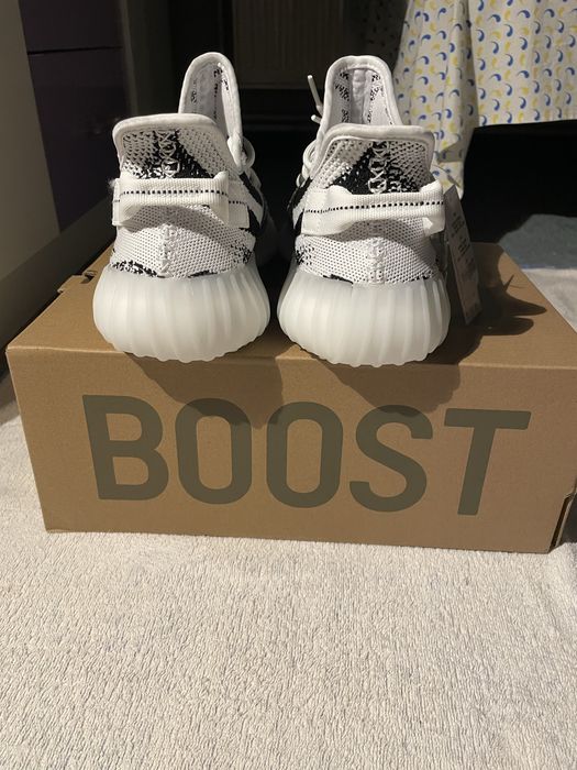 Yeezy 350 Boost Zebra