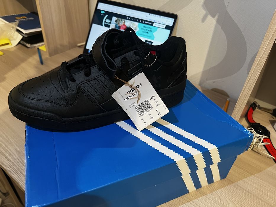 Adidas Forum low black