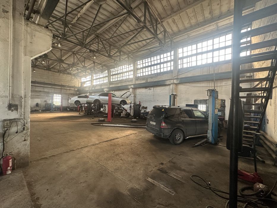 Продается коммерческая недвижимость,автосервис, склады. Земля 50 соток