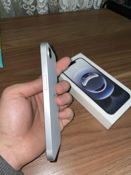 iPhone 16e Новый 128GB 100% Батарея