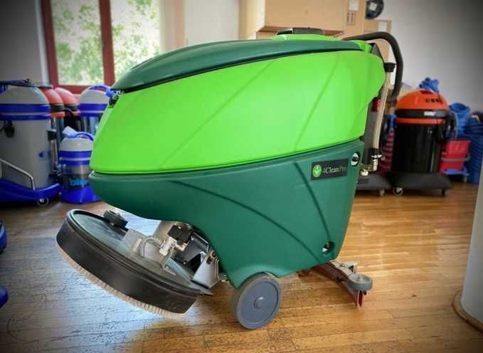 Închiriez mașină profesională spălat pardoseli / parcări – industrială