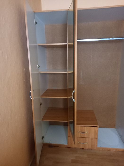 Sifonier în 3 uși