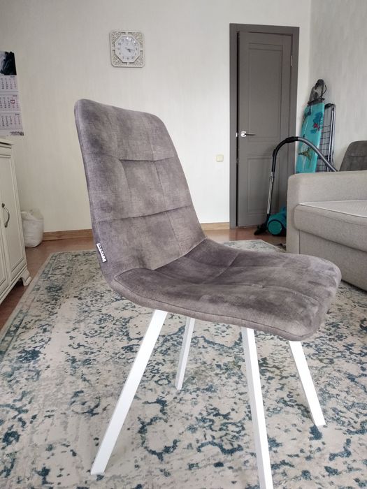 Стулья 4 штуки новые Ош