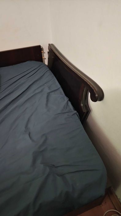 Pat vechi și saltea