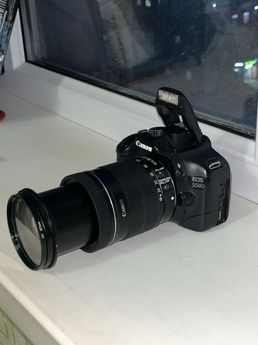 Canon 550D Фотоаппарат срочно продаю