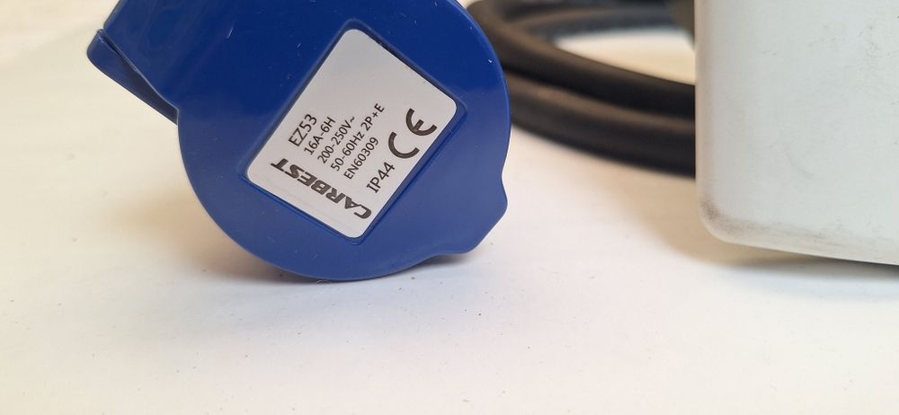 Кутия за захранване и преход кабел на кемпер/каравана