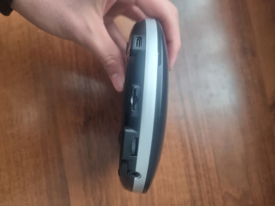 Cd плеер Bravo q802, (2 кабеля для использования)