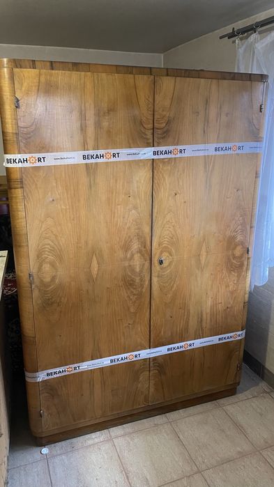 Dulap din lemn masiv