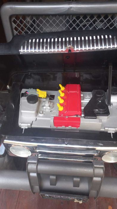 Masinuta electrica Peg Perego